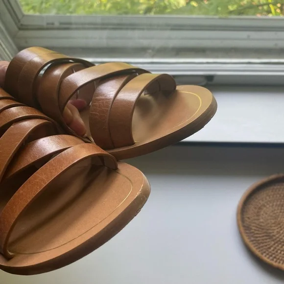 Strappy leather sandals - Picture 4 of 5